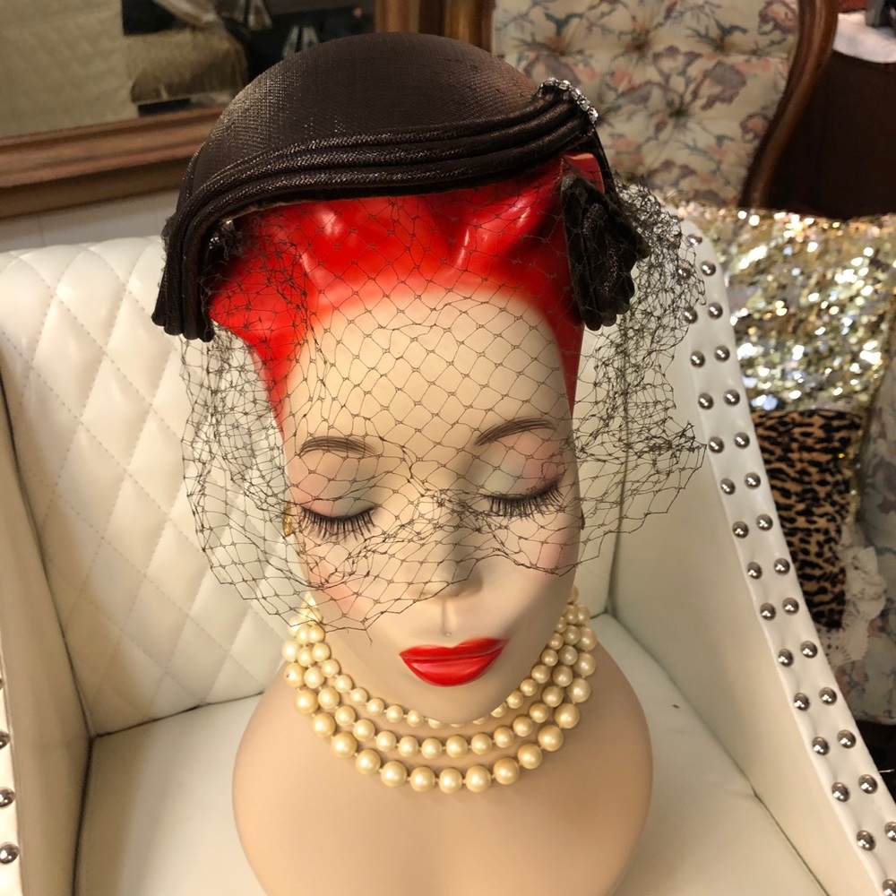 VINTAGE BROWN WOVEN HAT W/FACE NET & RHINESTONES
